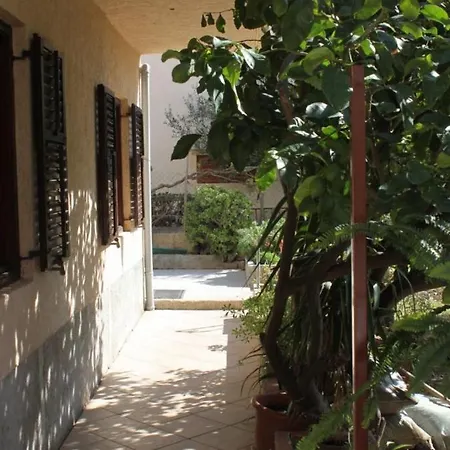 Apartment Apartments By The Sea Komiza, Vis - 2447